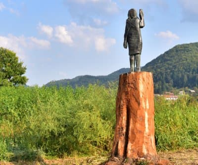 Thumbnail for Bronze Melania Trump Statue Sawed Off in Slovenia Vanishes After 5 Years